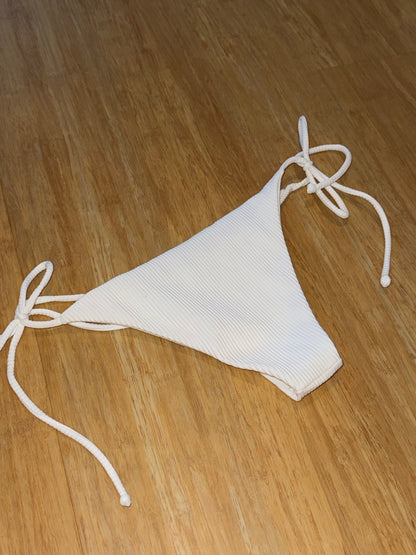 Sample - white bottom